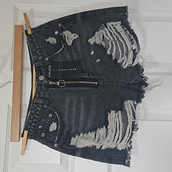 Signature8 highrise jean shorts NWT - Picture 8 of 10